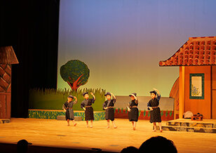 【公演レポート】8月7日 沖縄芝居研究会 舞踊劇「はるぬ七ち星」掲載しました