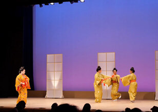【公演レポート】9月24日 安次嶺利美琉舞研究所　琉球歌劇「北谷真牛」/ 琉球舞踊「踊り華々」掲載しました